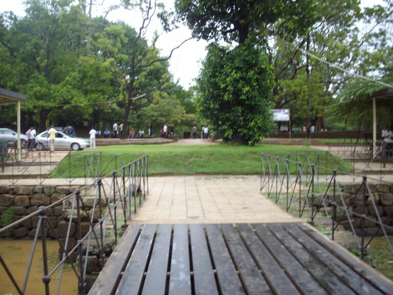 Sri Lanka Cultural Triangle 6-Day Journey