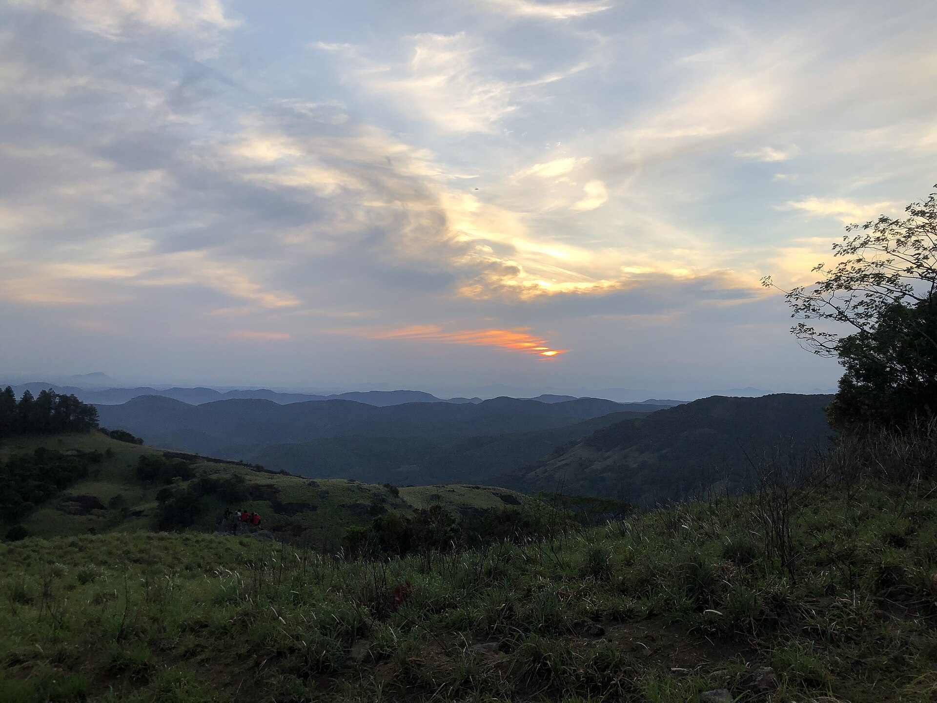 Knuckles Mountain Hike